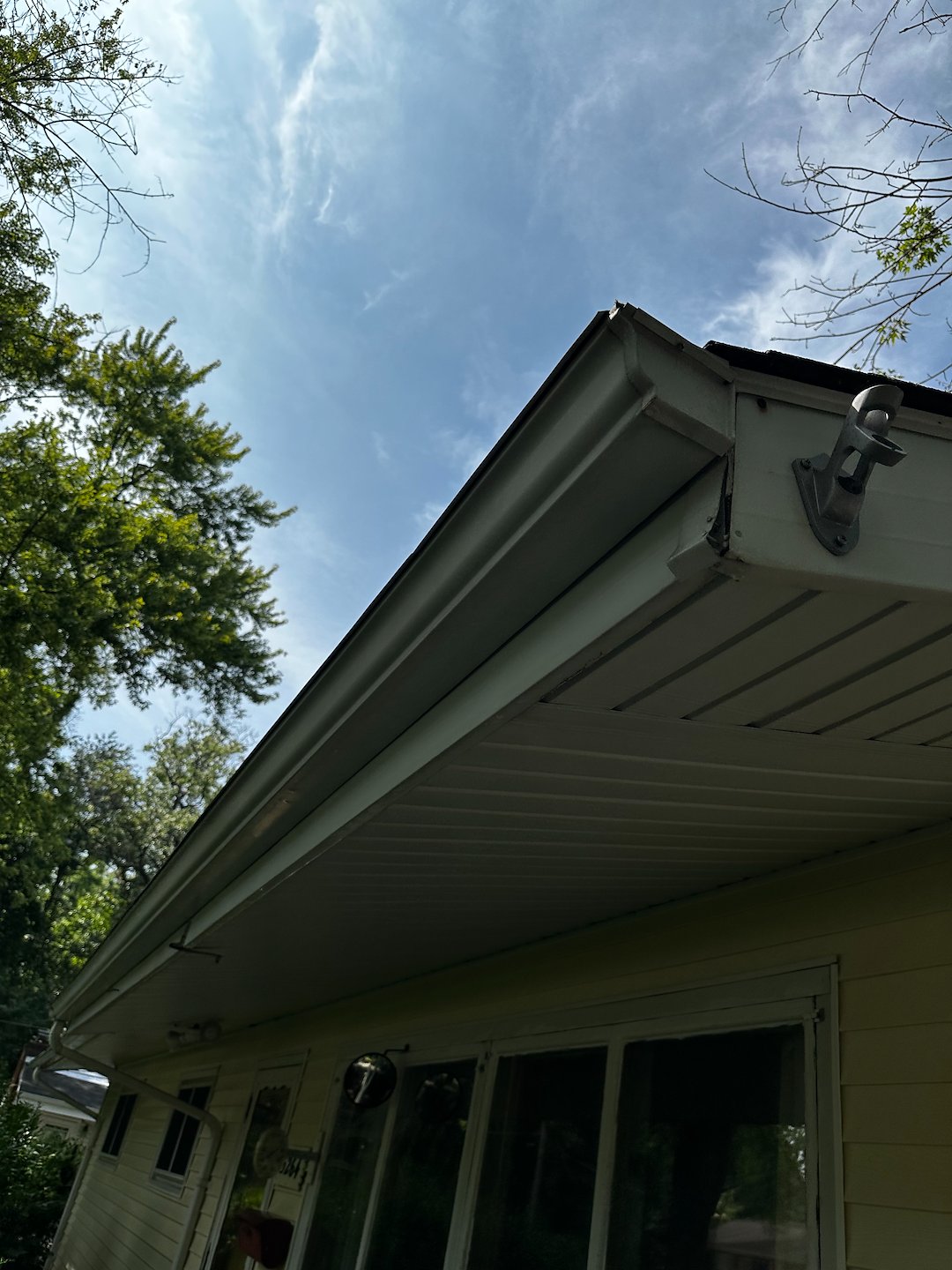 Professional Gutter Cleaning in Kouts, Indiana